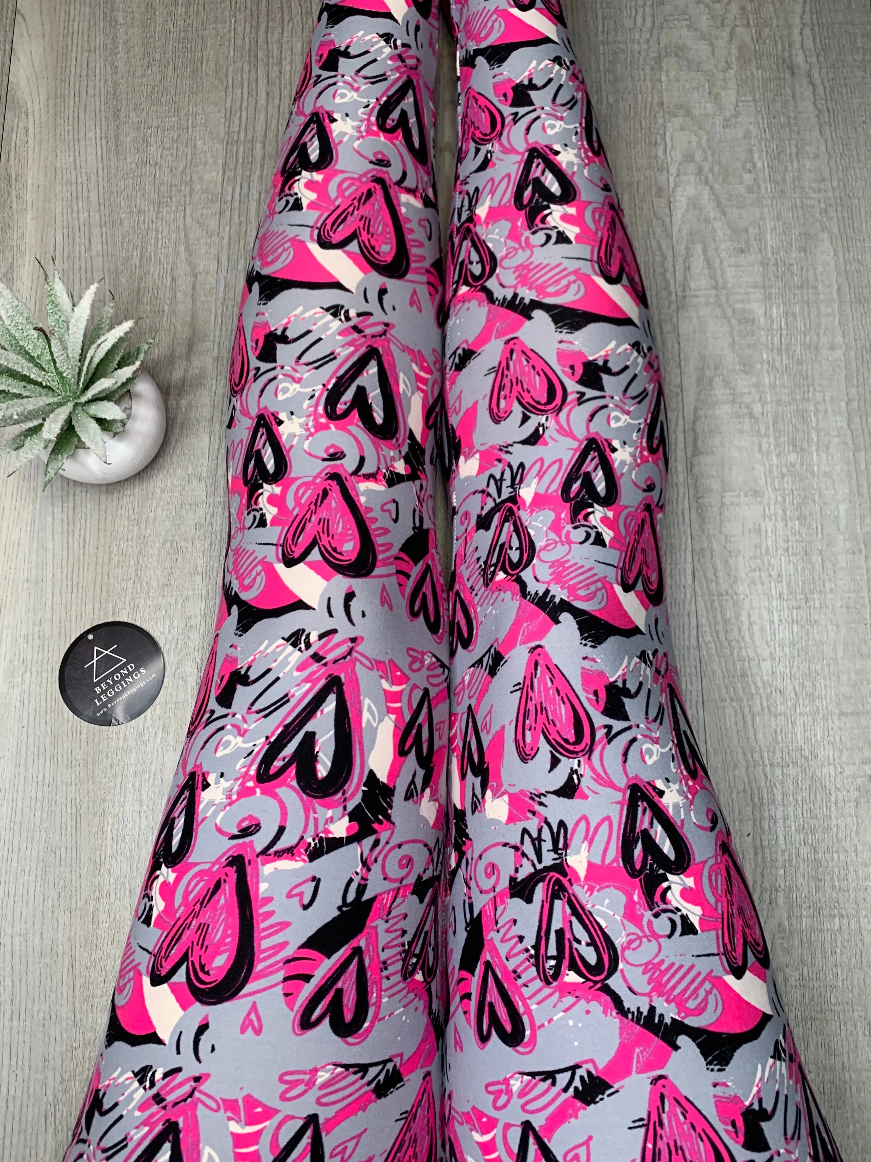 90's Heart Print Soft Leggings