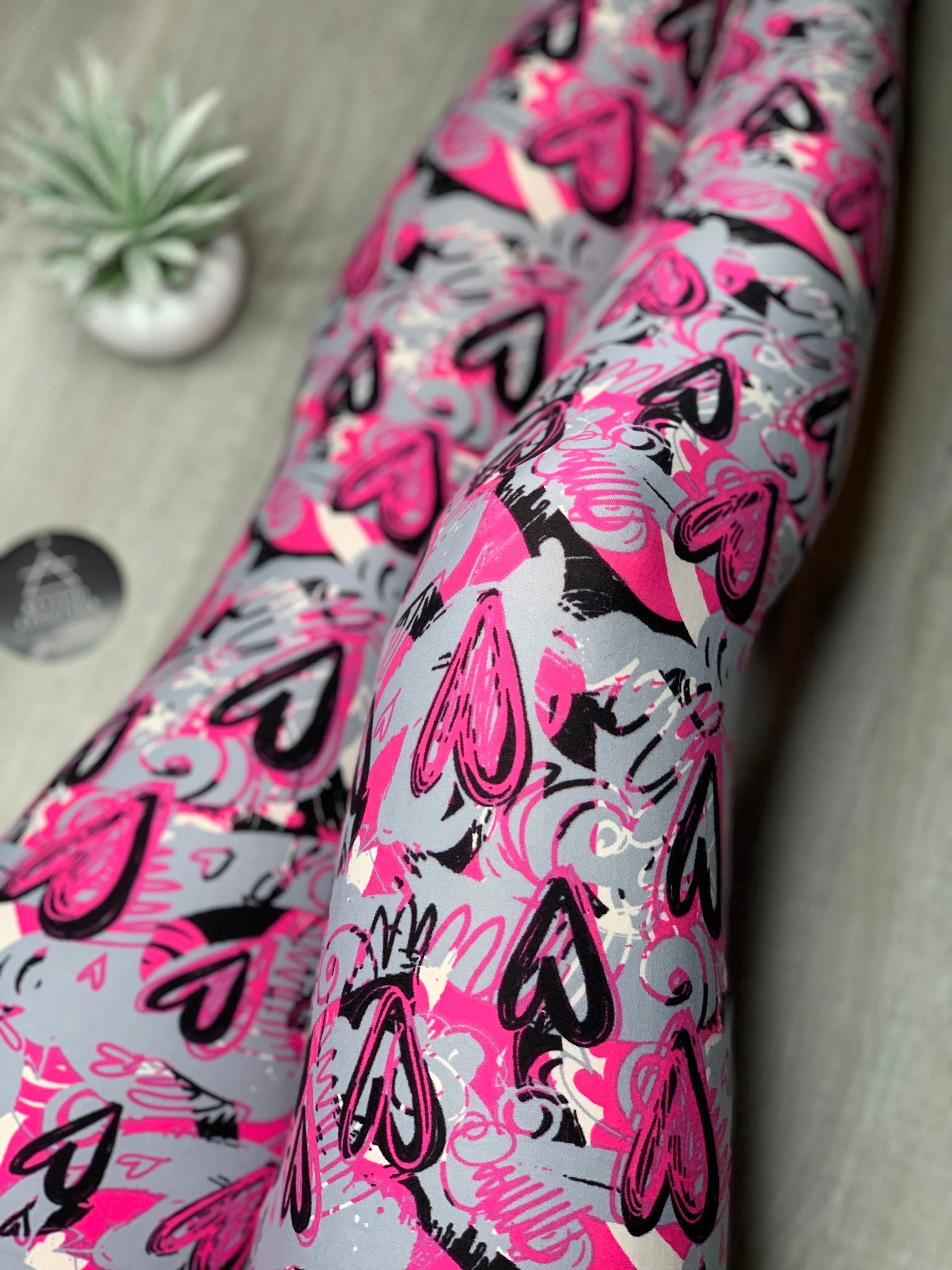 90's Heart Print Soft Leggings