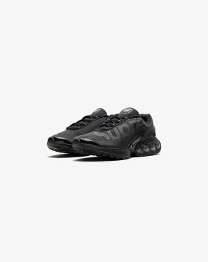 Nike Air Max DN “Supreme Black Sneakers