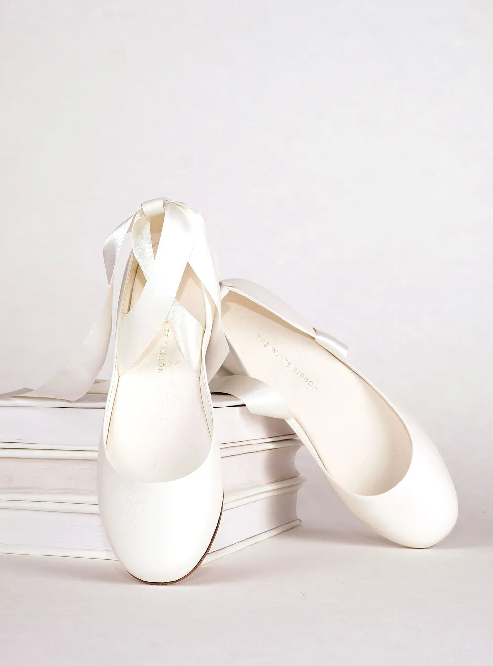 SIENNA BALLET FLATS – LIGHT IVORY