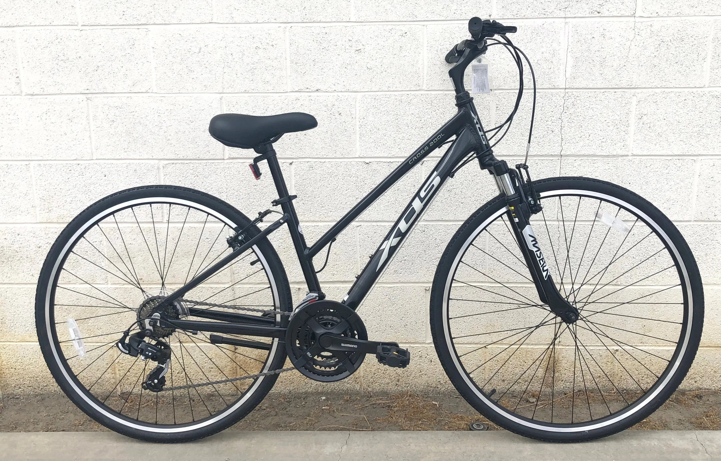 XDS Cross 200 21sp 700C Step-Through Comfort Hybrid Bike // Jet Black